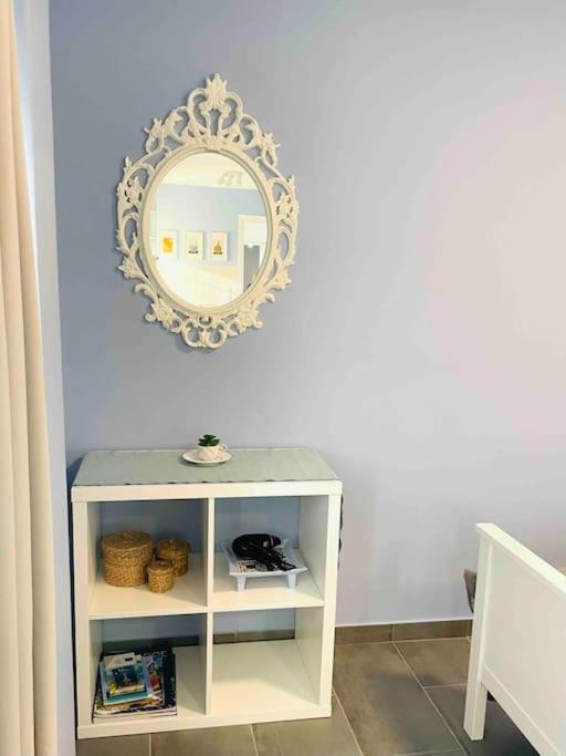 Cozy, Newly Renovated Apartment In Gavrio. Ngoại thất bức ảnh